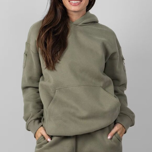 Comfrt Travel Essentials Hoodie - NWT - Picture 1 of 4